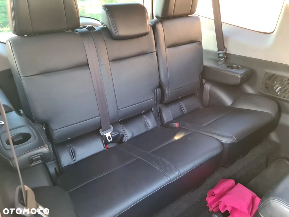 Mitsubishi Pajero - 13