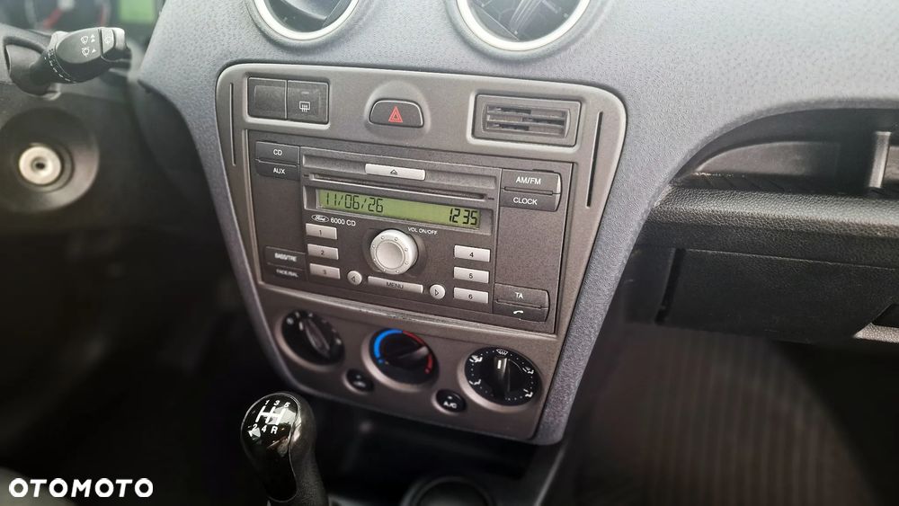Ford Fusion 1.4 Ambiente - 8