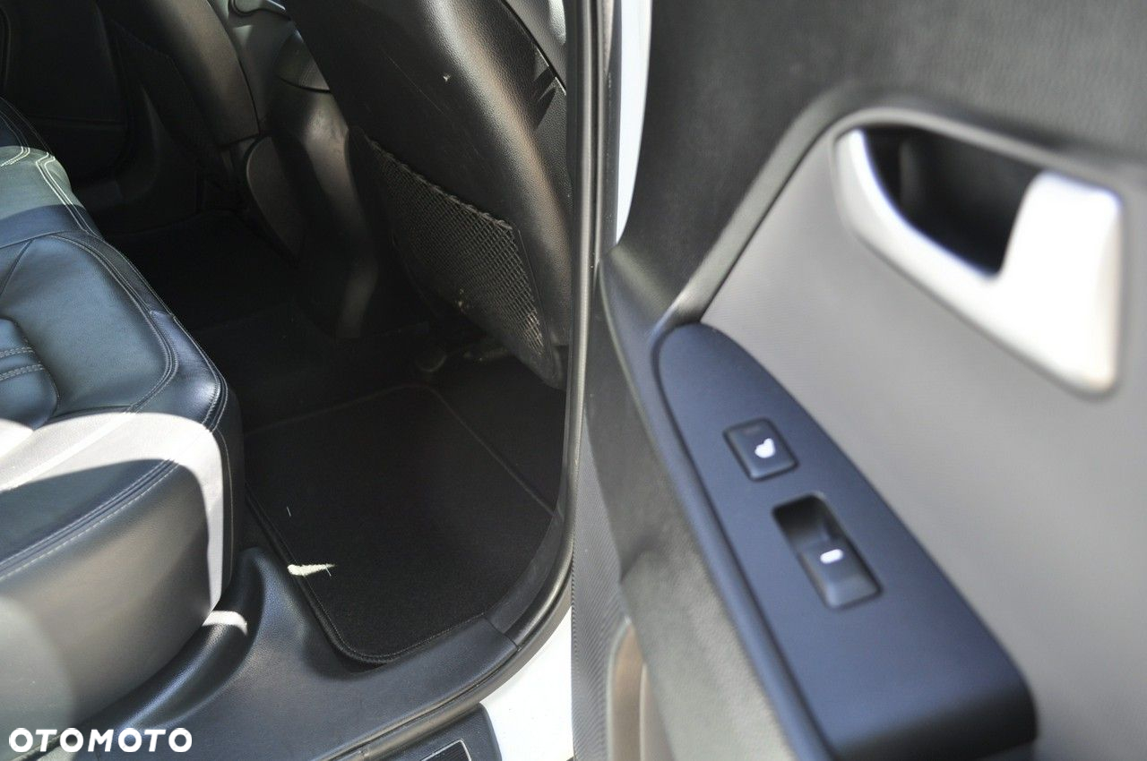 Kia Sportage - 14
