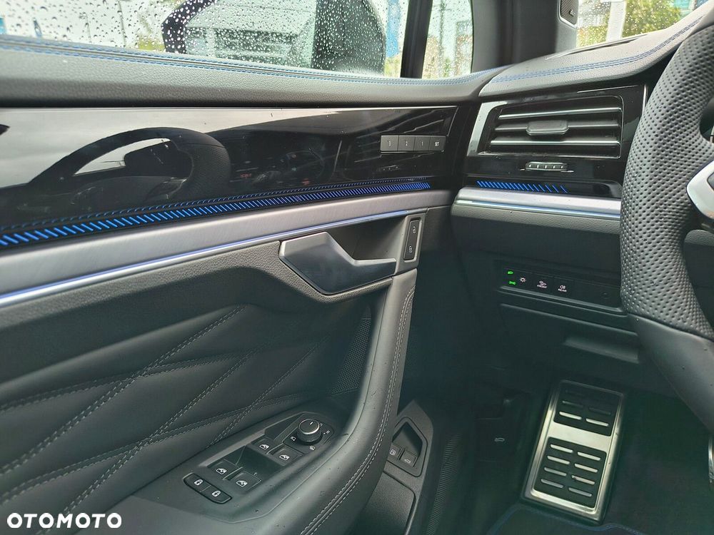 Volkswagen Touareg - 18