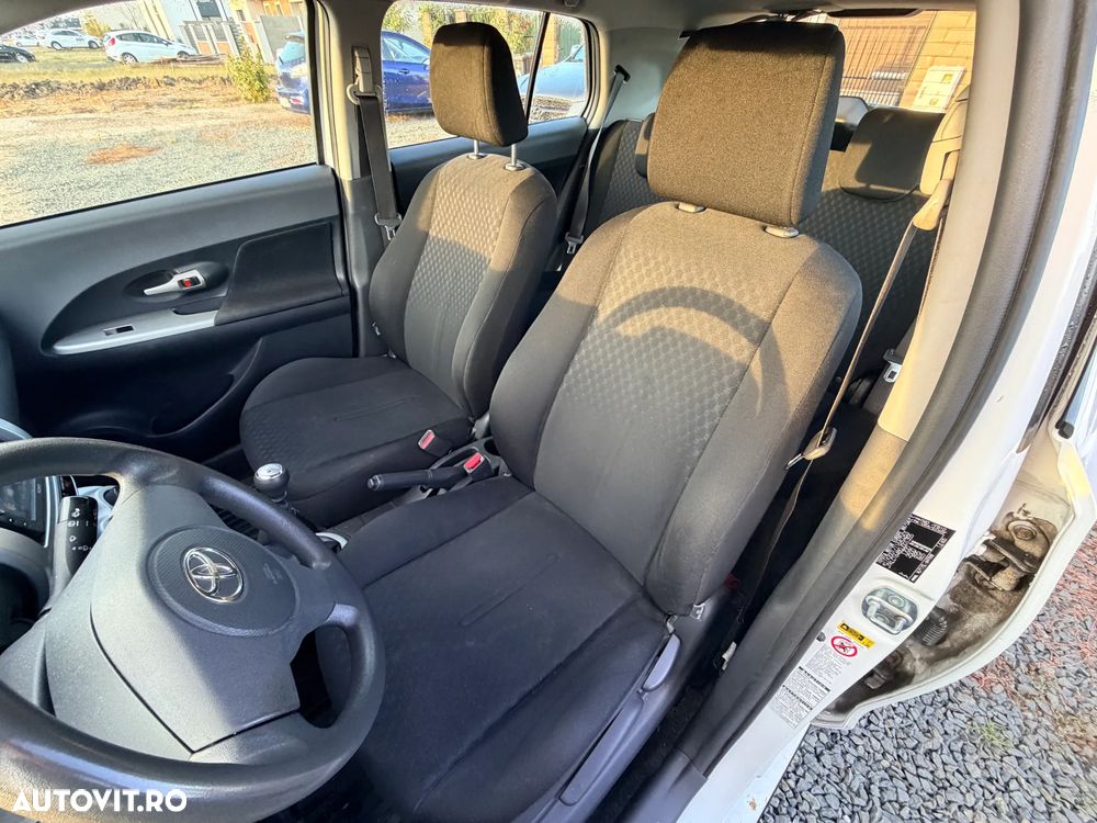 Toyota Urban Cruiser 1.4 D-4D 4x4 - 18