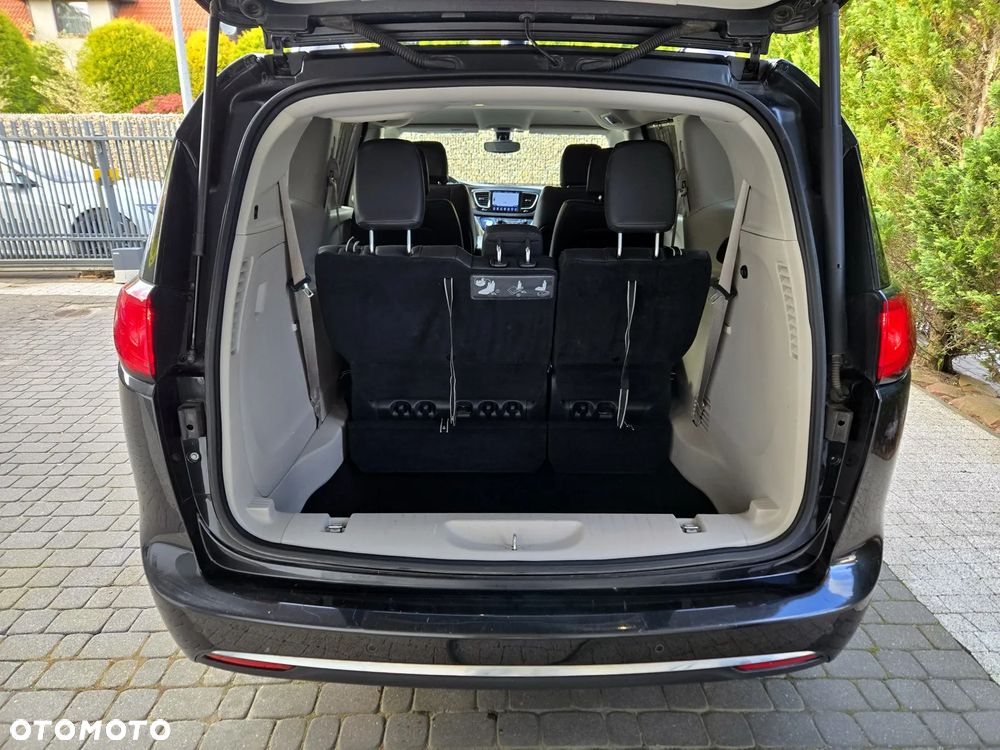 Chrysler Pacifica - 14