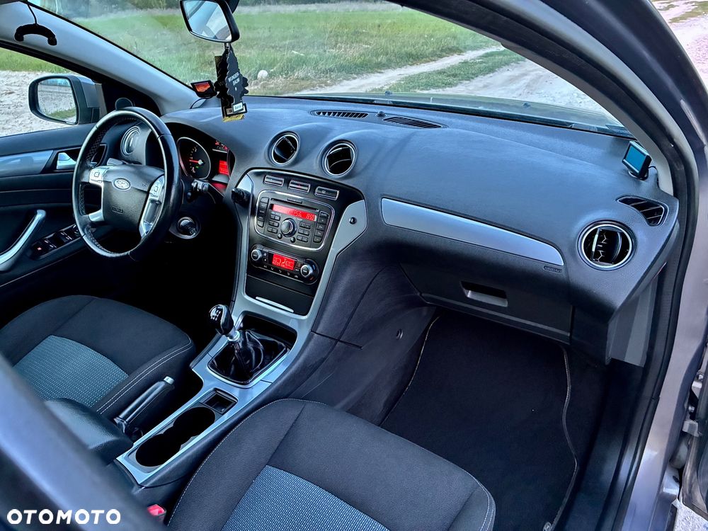 Ford Mondeo 2.0 TDCi Silver X - 24