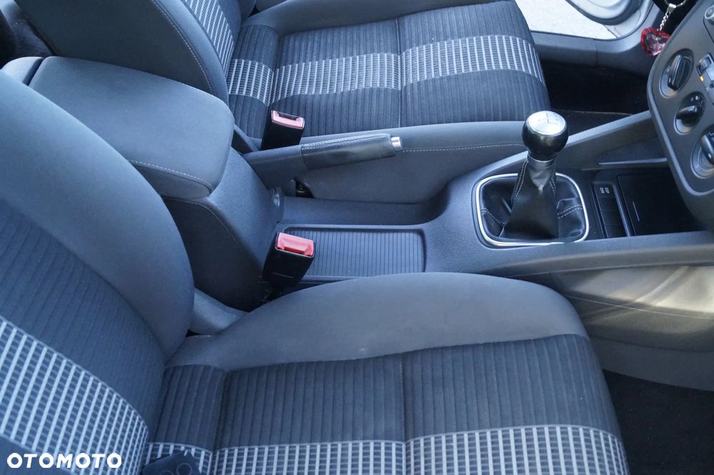 Volkswagen Golf - 19