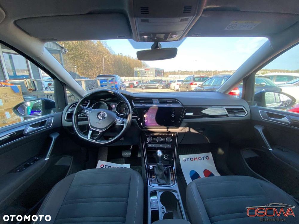 Volkswagen Touran - 34