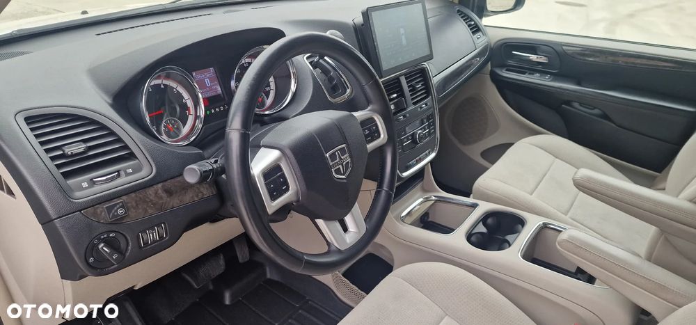 Dodge Grand Caravan 3.6 R/T - 13