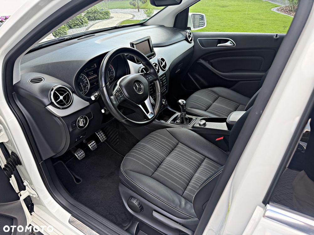 Mercedes-Benz Klasa B 200 BlueEFFICIENCY Edition 1 - 23