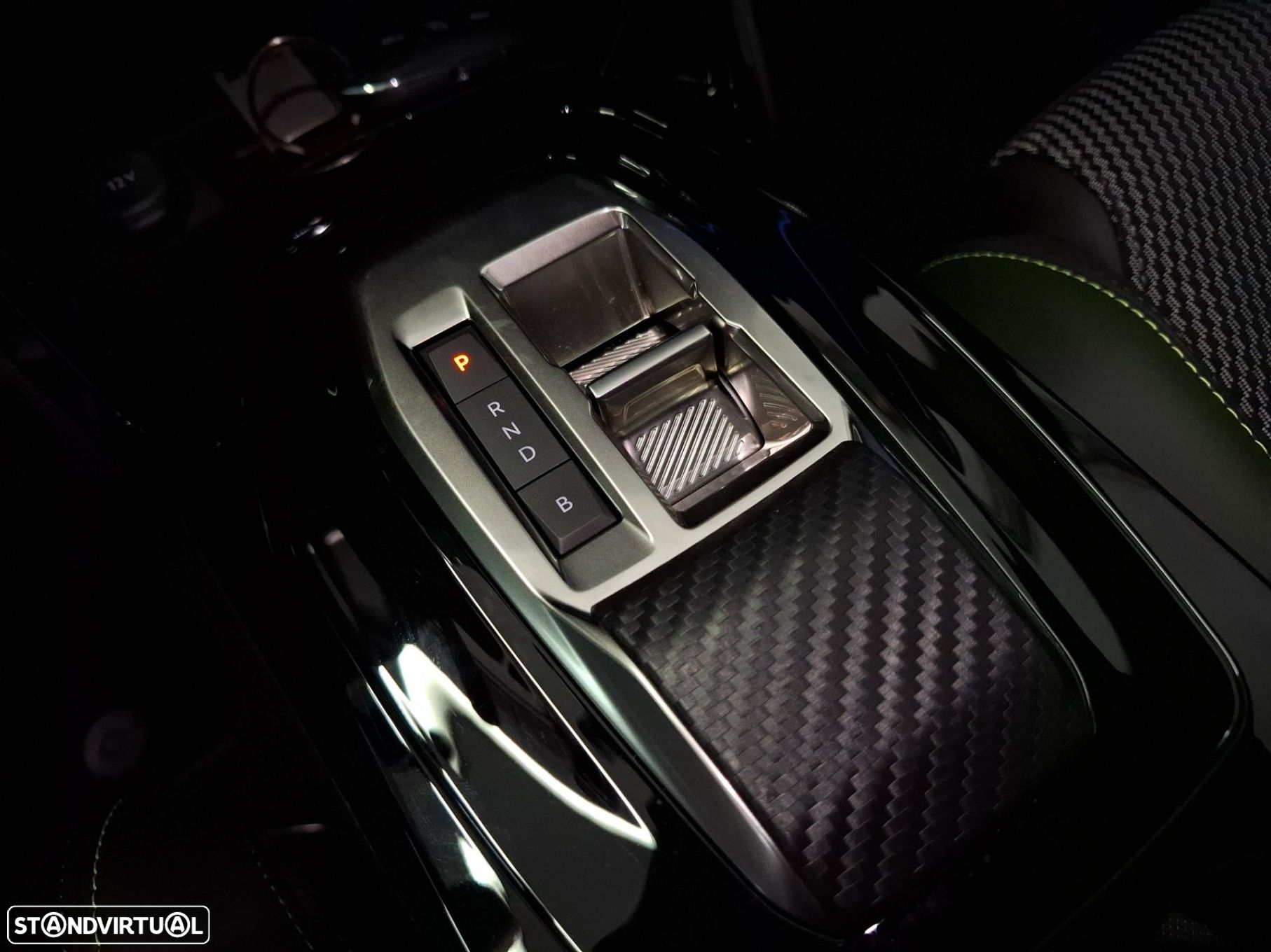Peugeot e-2008 54 kWh GT - 18