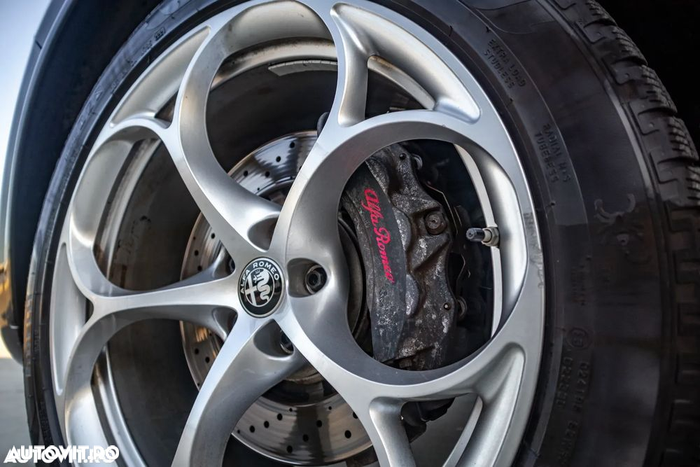 Alfa Romeo Stelvio V6 2.9 Bi-Turbo AT8-Q4 Quadrifoglio - 11