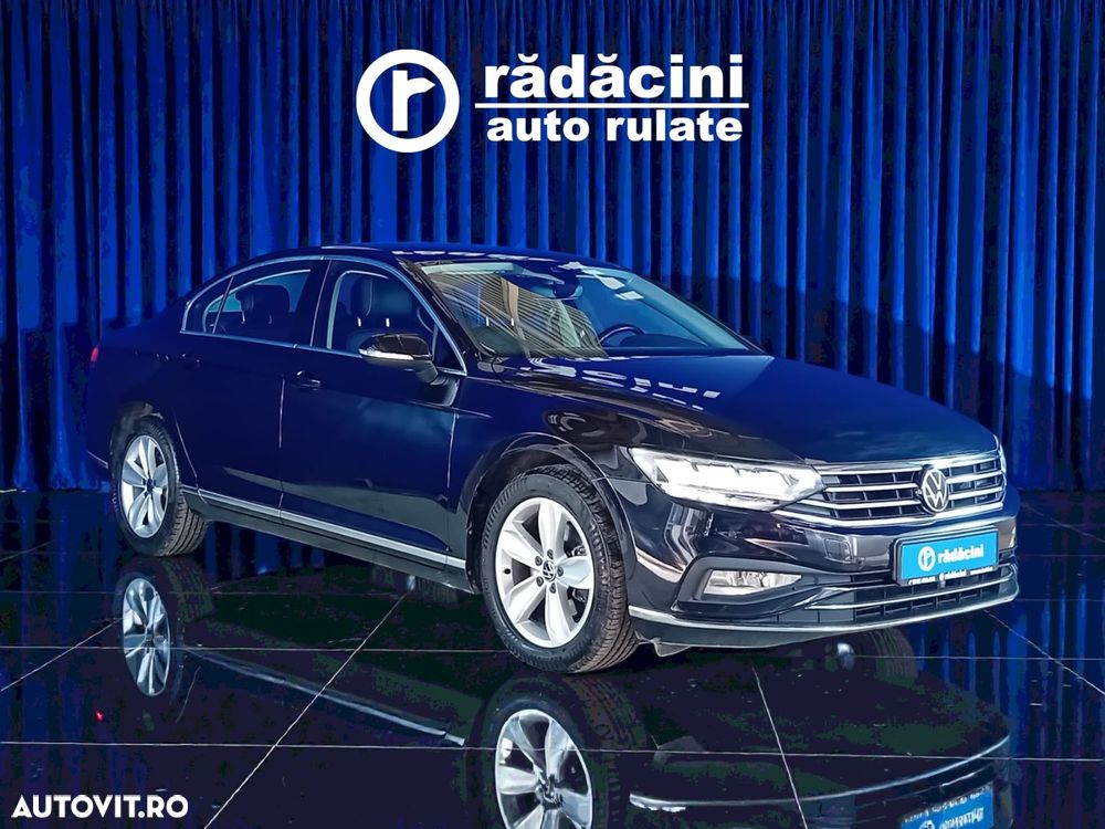 Volkswagen Passat - 1