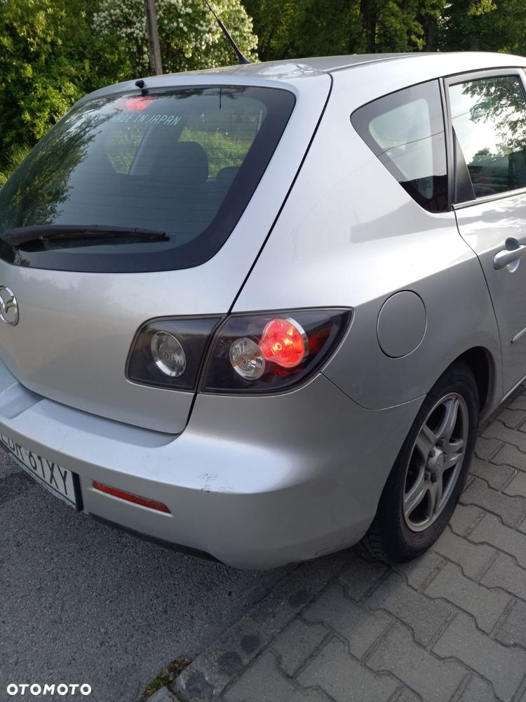 Mazda 3 1.6 Exclusive + - 11