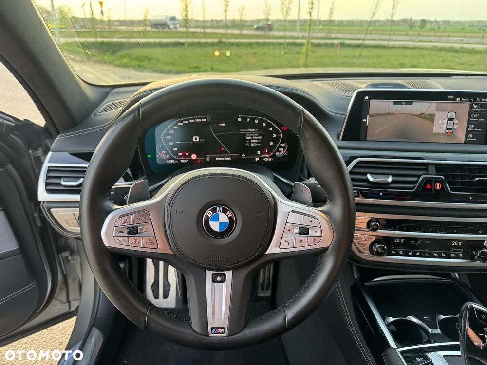 BMW Seria 7 750i xDrive - 11