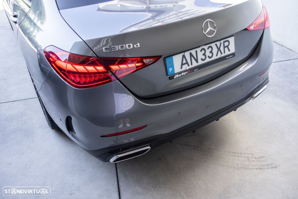 Mercedes-Benz C 300 d AMG Line - 13
