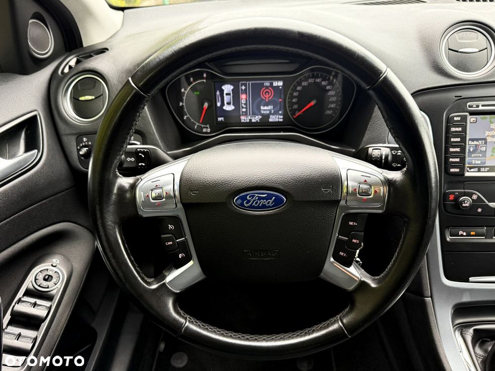 Ford Mondeo - 26