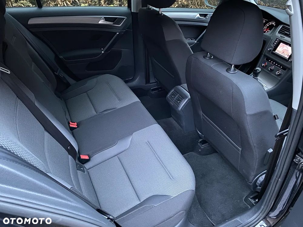 Volkswagen Golf 1.6 TDI DPF BlueMotion - 7