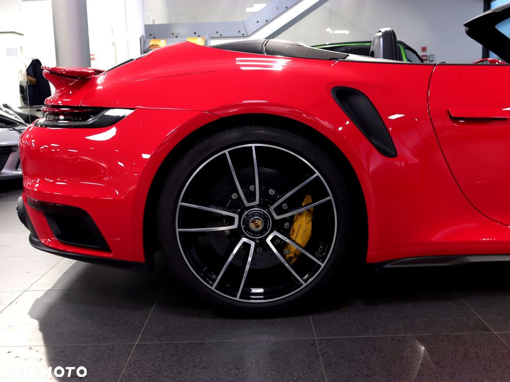 Porsche 911 Turbo S - 17
