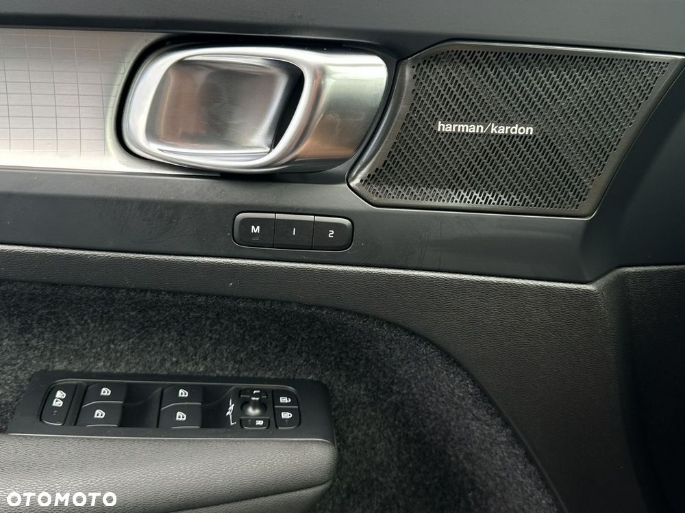 Volvo XC 40 - 35