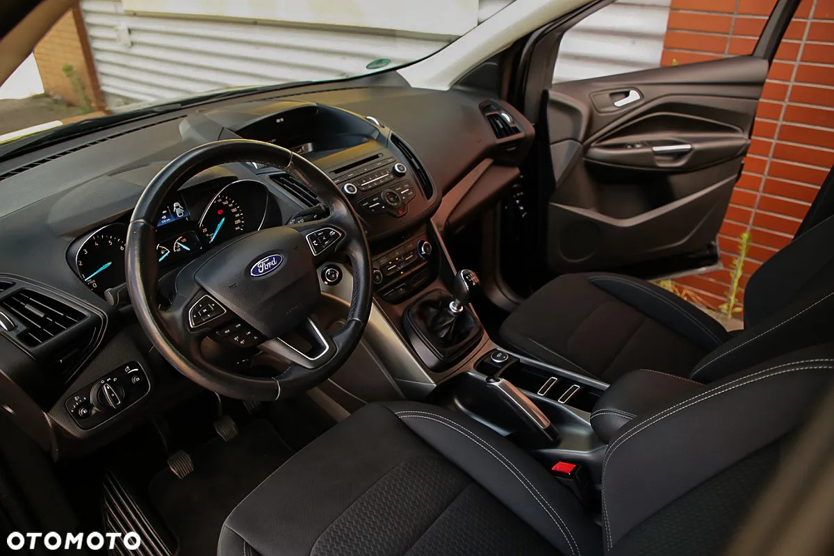 Ford Kuga 1.5 EcoBoost 2x4 Trend - 25