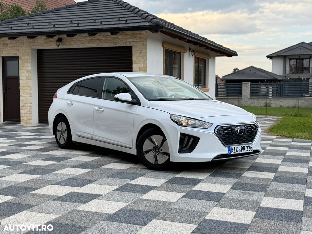Hyundai IONIQ - 15