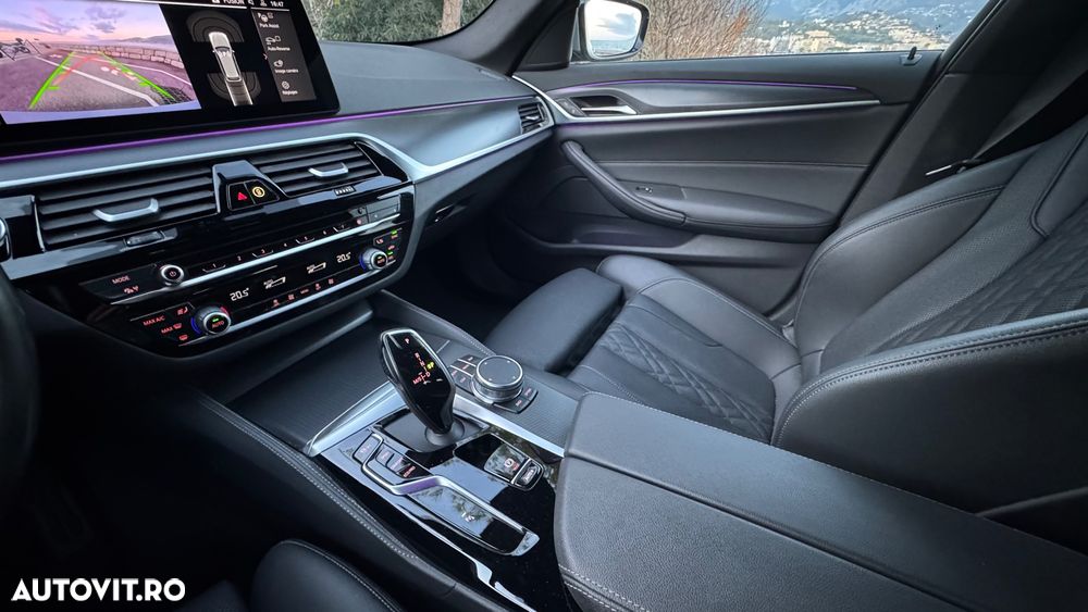BMW Seria 5 530d xDrive Touring Aut. M Sport Edition - 13