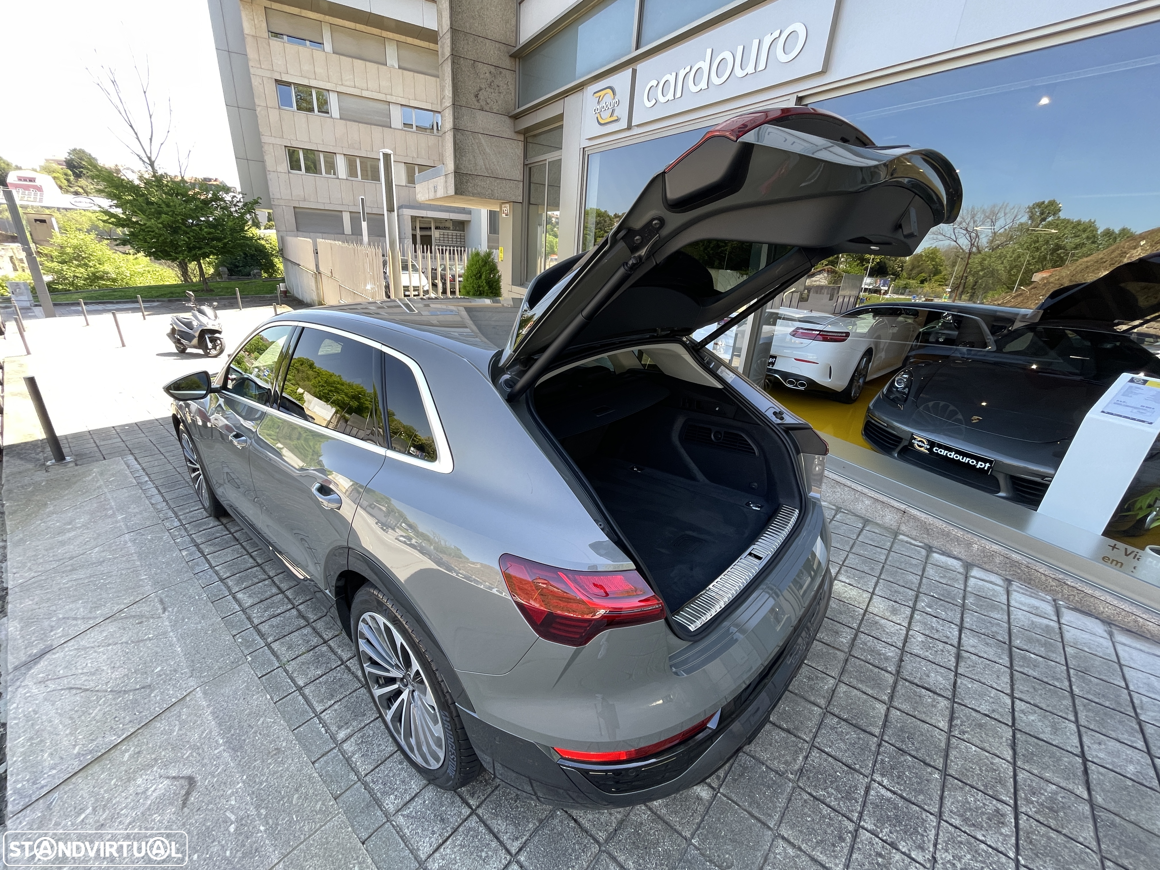Audi Q8 e-Tron 55 quattro Advanced - 32