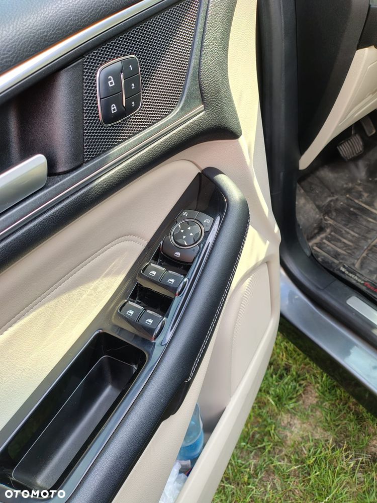 Ford Edge - 8