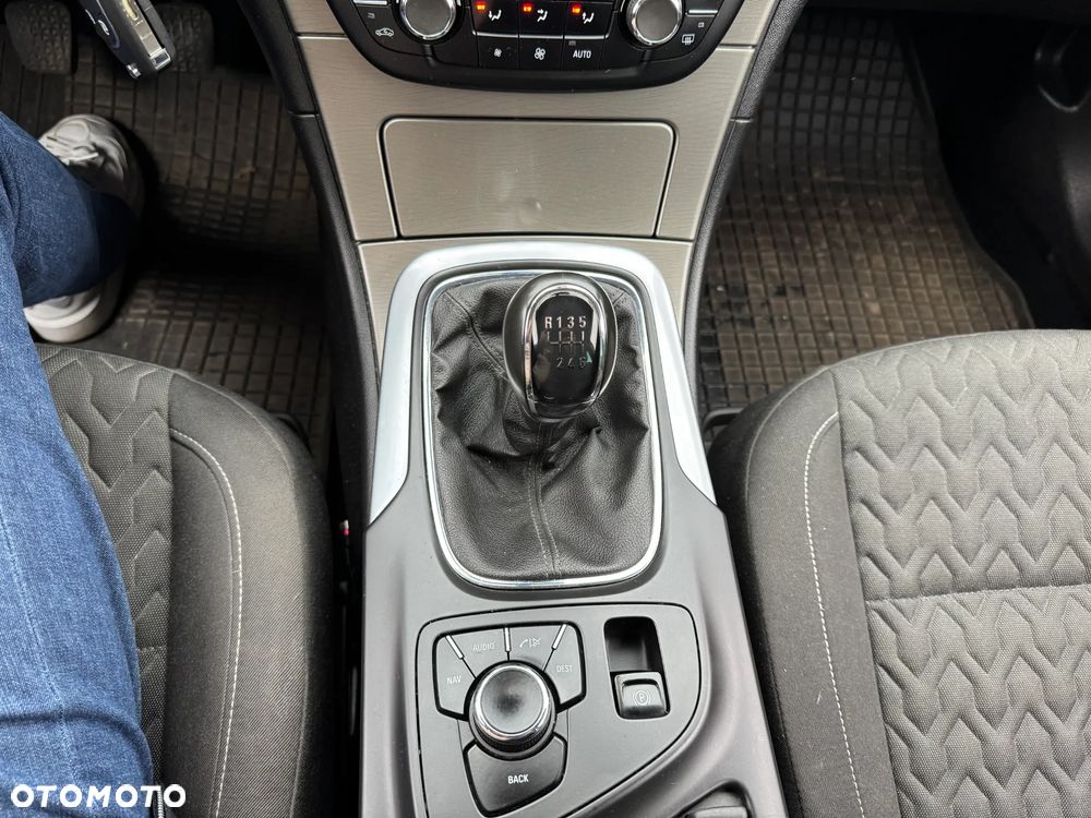 Opel Insignia 2.0 CDTI Sports Tourer Design Edition - 16