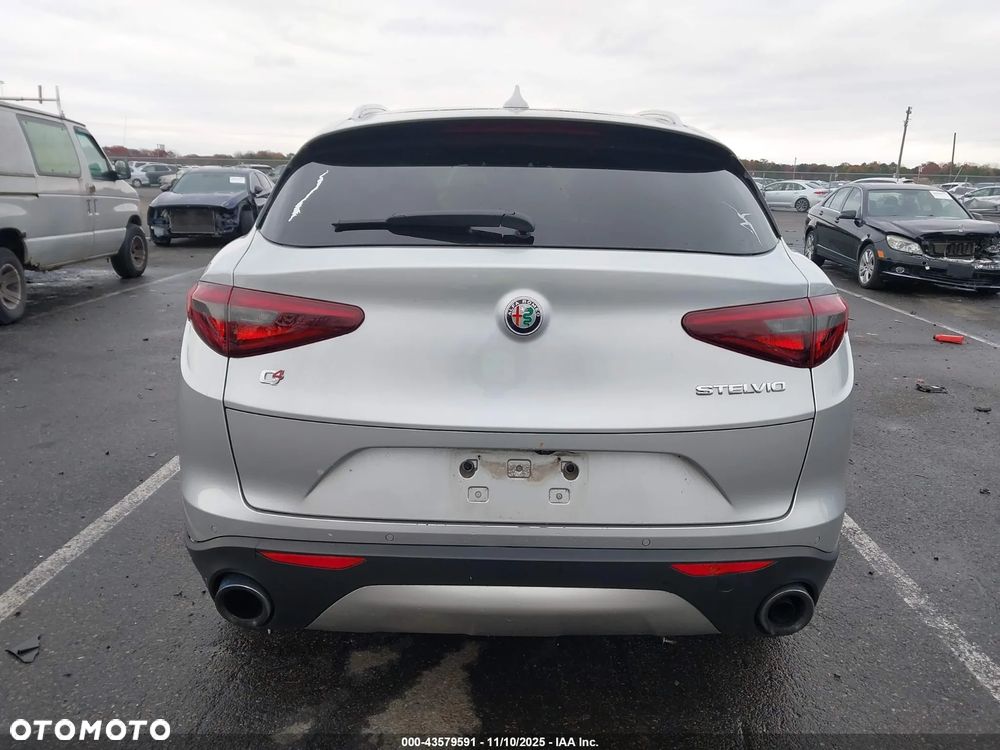 Alfa Romeo Stelvio - 4