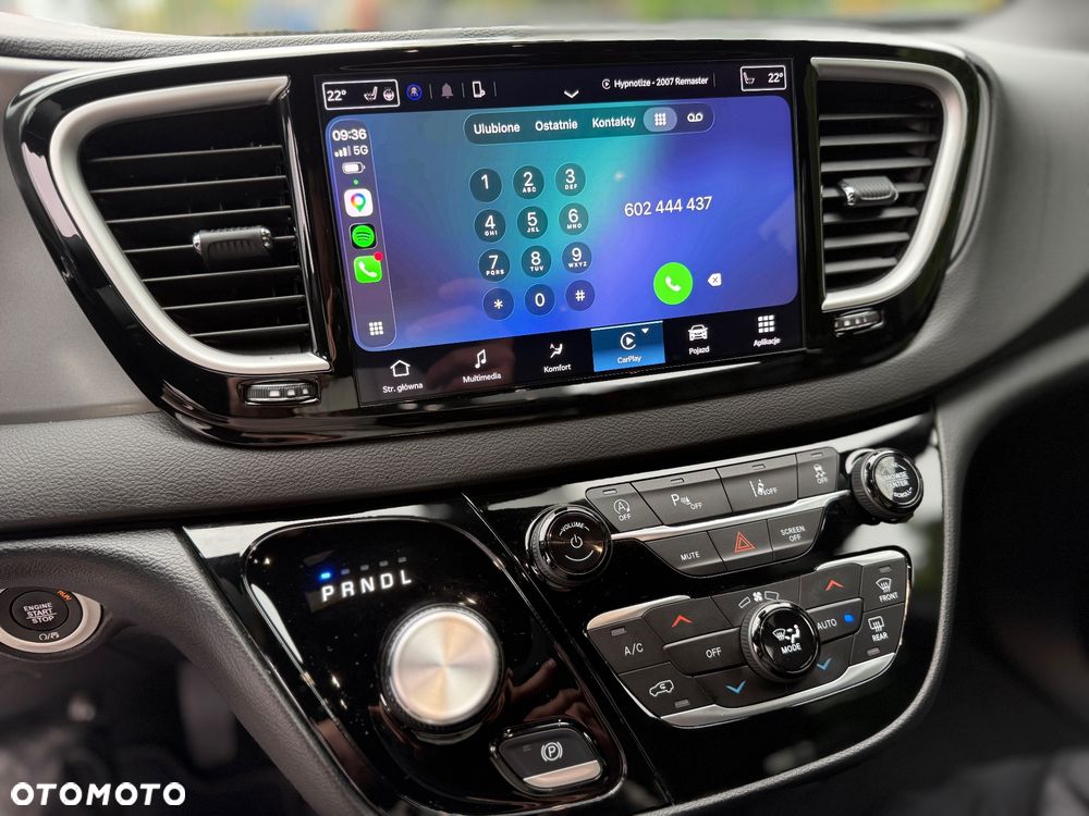 Chrysler Pacifica - 17
