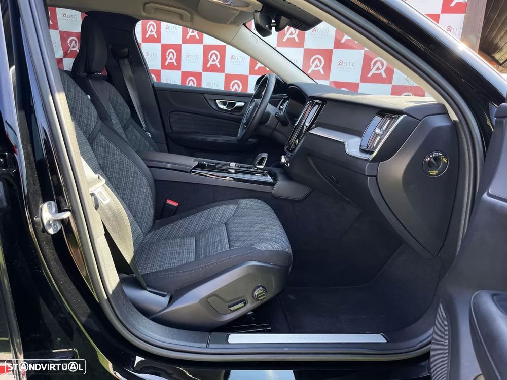 Volvo V60 2.0 T6 AWD TE Core - 13