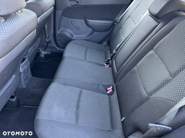 Hyundai i30 1.6 Classic - 6