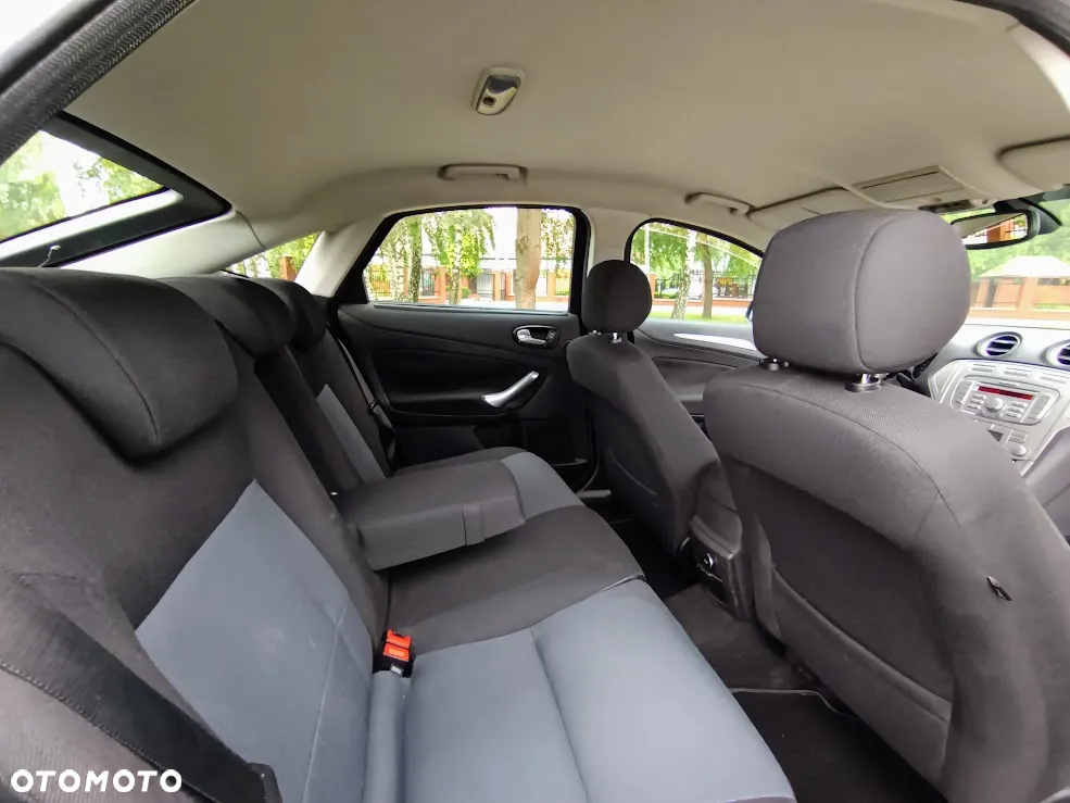 Ford Mondeo 1.8 TDCi Trend - 9