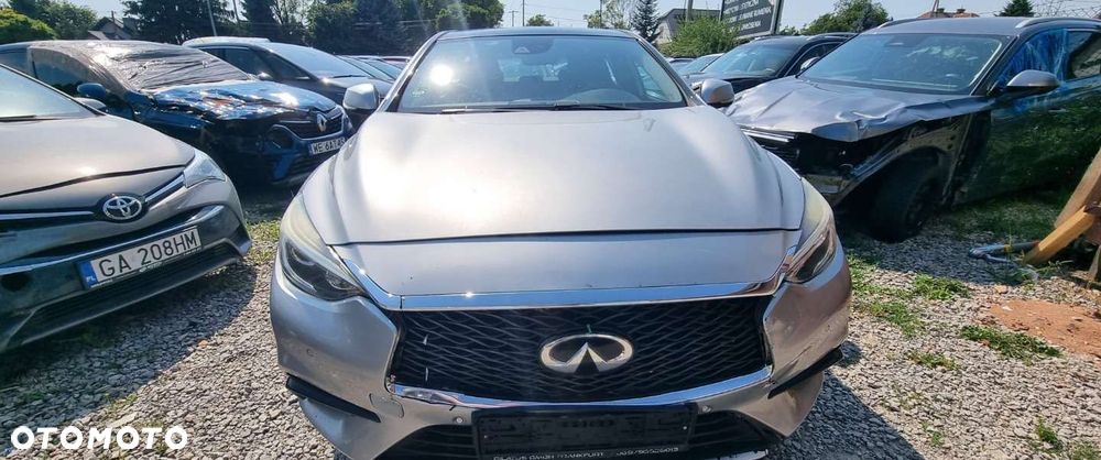 Infiniti Q30 - 16