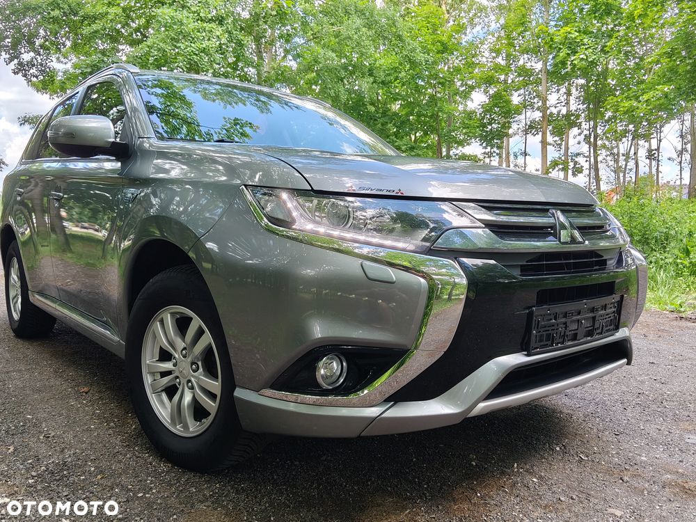 Mitsubishi Outlander 2.0 4WD - 7