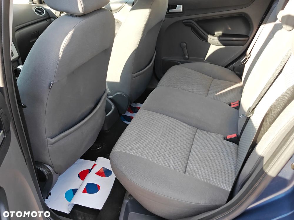 Ford Focus 1.6 Ghia - 8