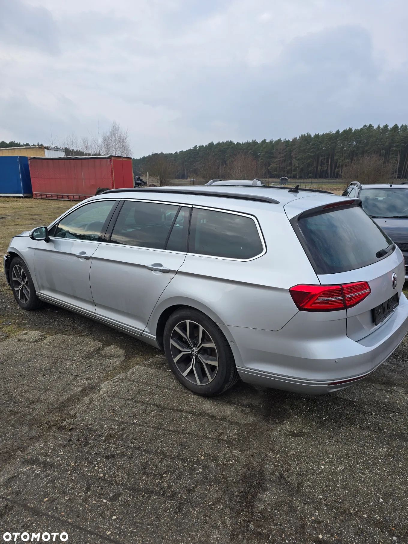 Volkswagen Passat - 1