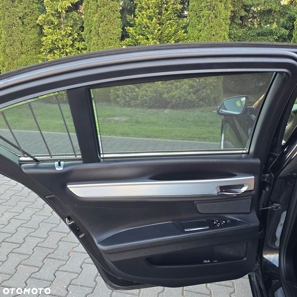 BMW Seria 7 740d xDrive - 23