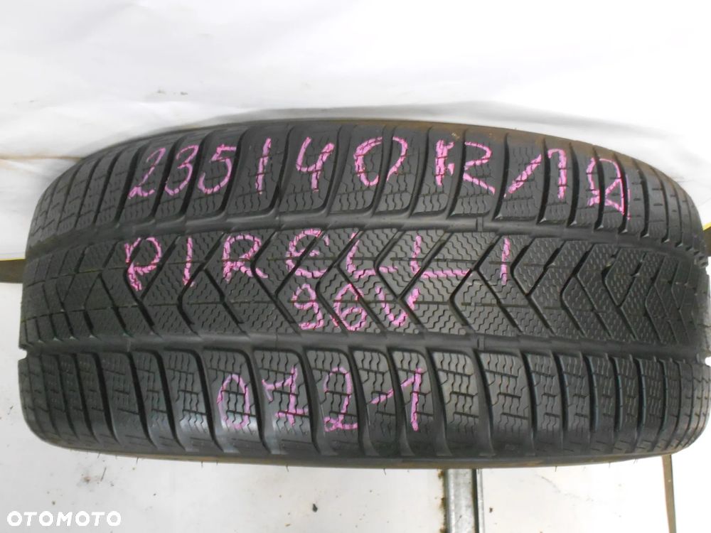 OPONA POJEDYNKA 235/40R19 PIRELLI WINTER SOTTOZERO 3 DOT 0721 7.6MM - 1