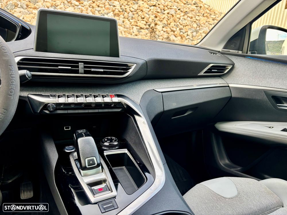 Peugeot 5008 1.5 BlueHDi Allure EAT8 - 32