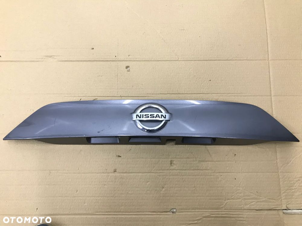 Listwa Nissan qashqai II 2 j11 blenda nakładka klapy bagażnika 908104es 908104et 908104eu - 1