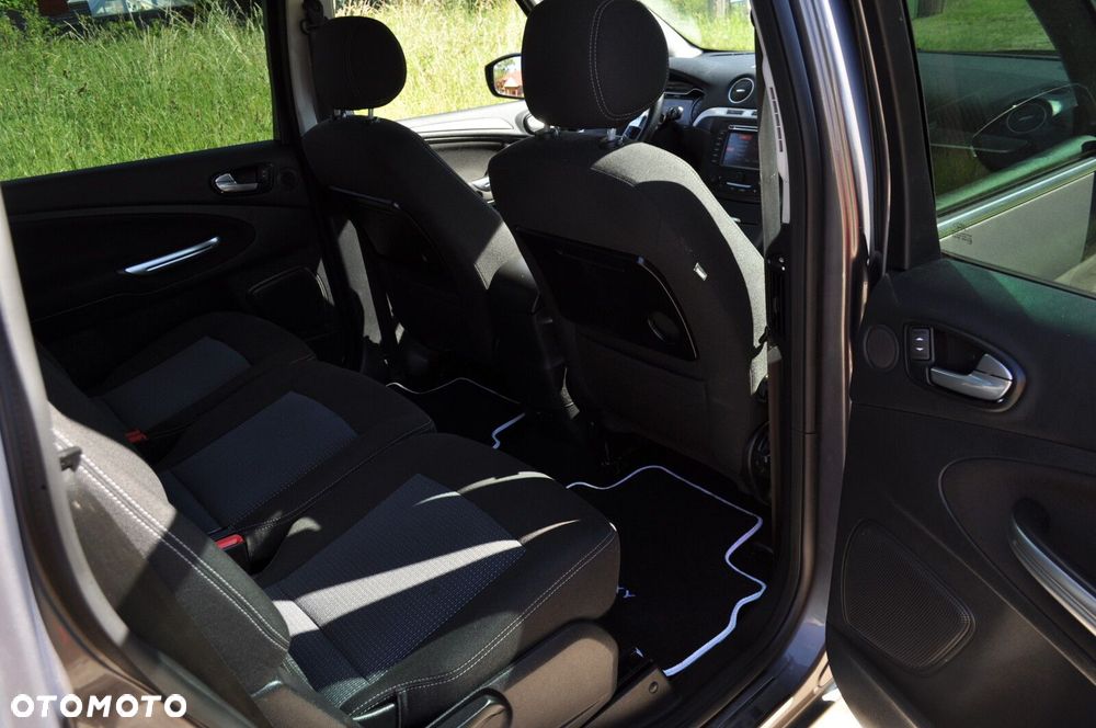 Ford Galaxy - 19