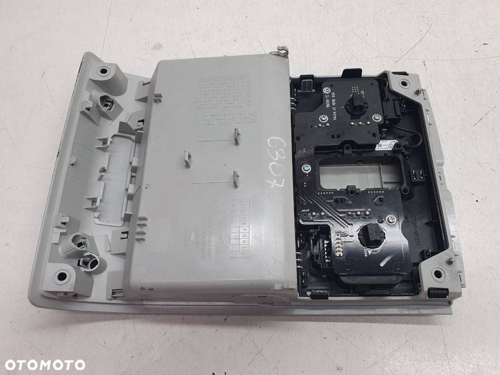 LAMPKA PODSUFITKI OŚWIETLENIE WNĘTRZA VW GOLF VII 5G0868837 3B0035711B - 2