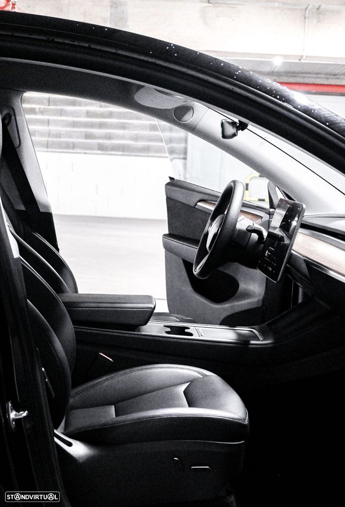 Tesla Model Y Long Range Dual Motor AWD - 11