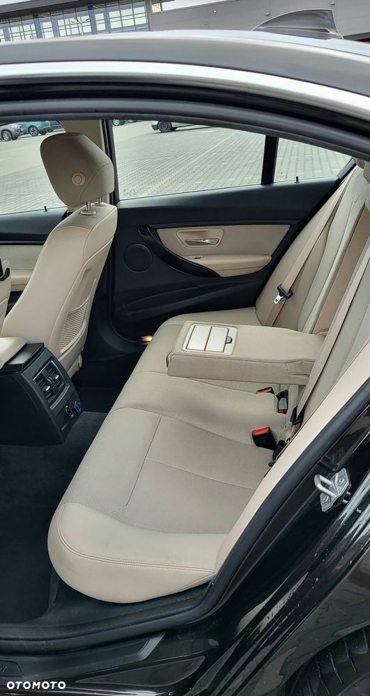 BMW Seria 3 - 12