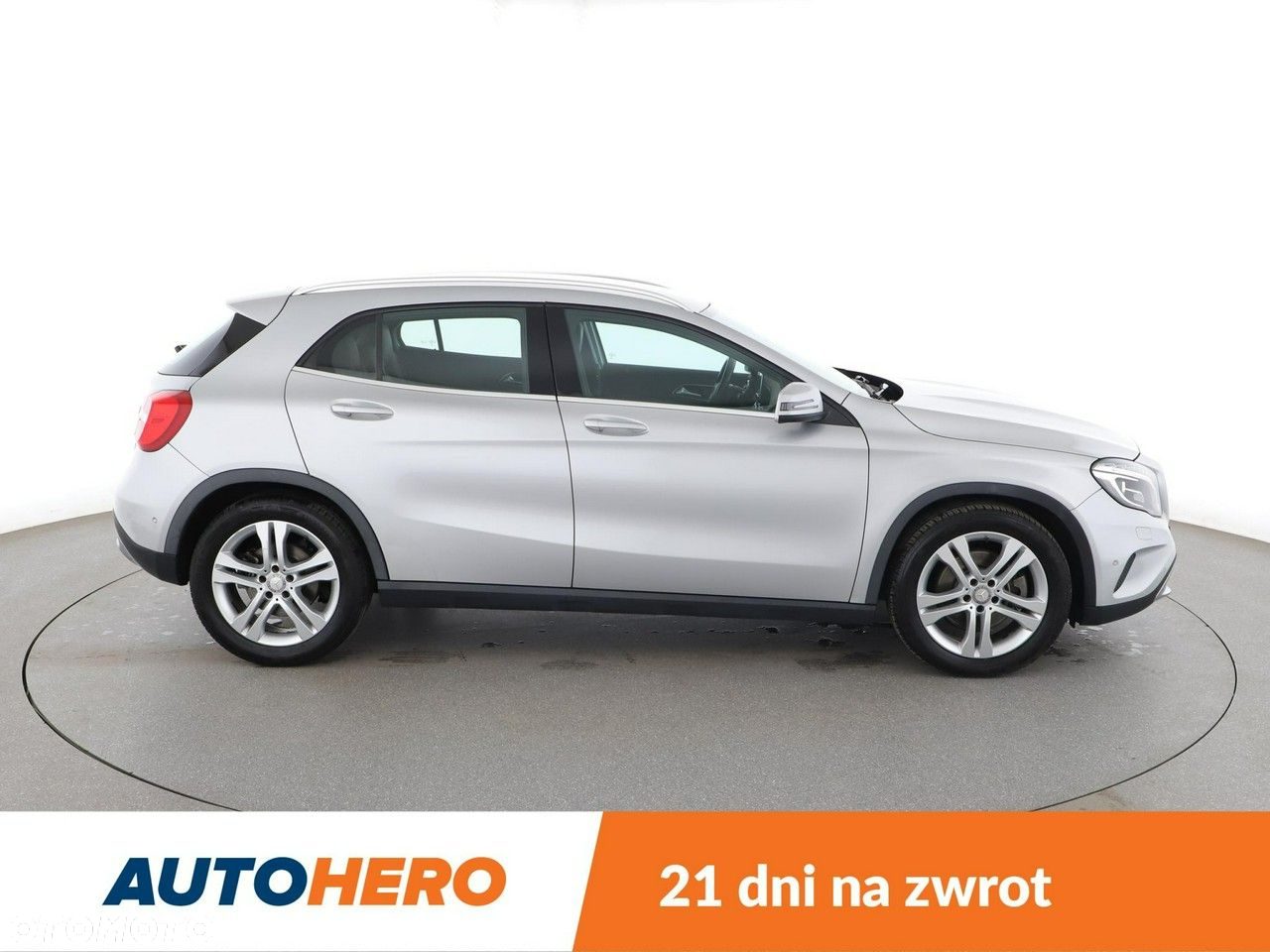 Mercedes-Benz GLA 250 4Matic 7G-DCT - 9