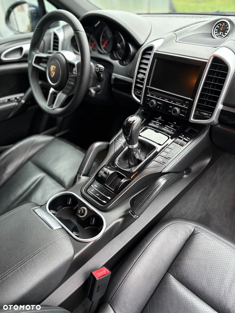 Porsche Cayenne Platinum Edition - 17