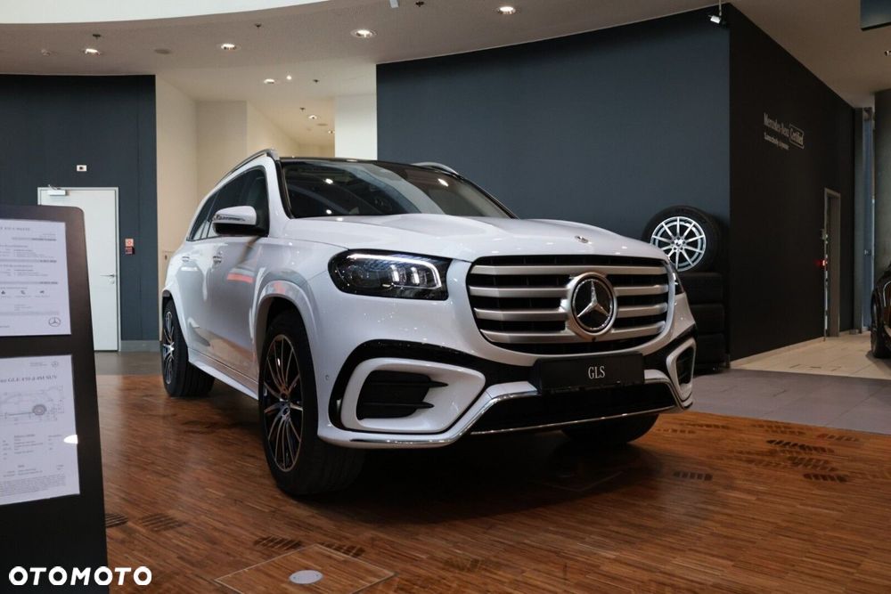 Mercedes-Benz GLS - 1