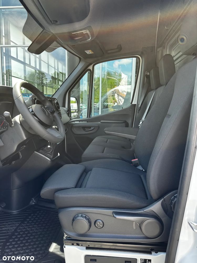 Mercedes-Benz Sprinter - 17
