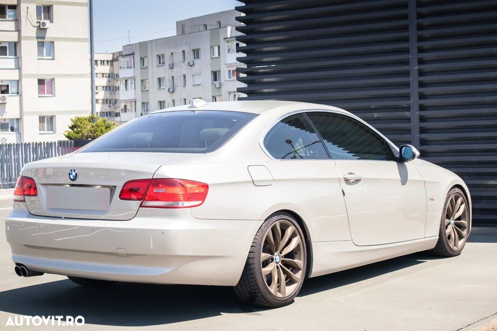 BMW Seria 3 330d Coupe - 6