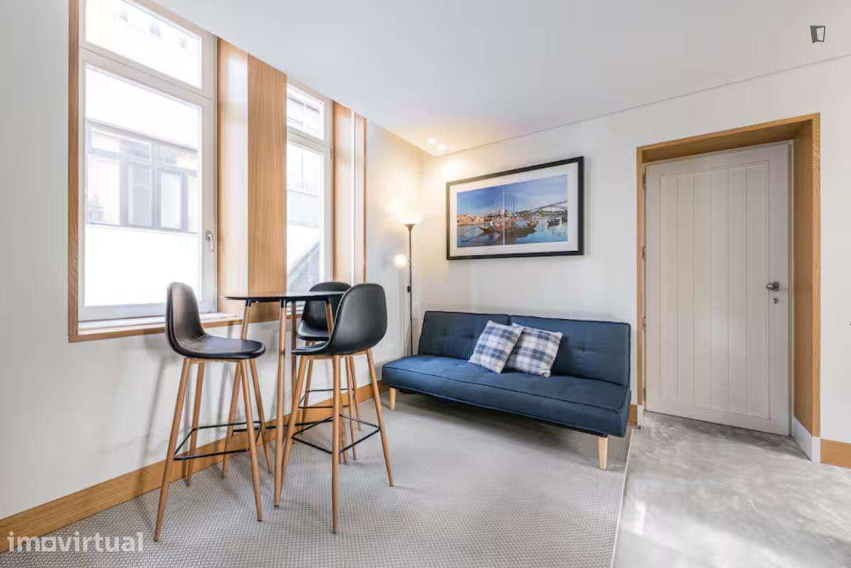 Apartamento com 1 quartos - localizado em Porto - Grande imagem: 3/12